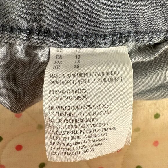 American Eagle Outfitters | Women's Midi Shorts | Faded Blue | US 12 - Picture 5 of 7